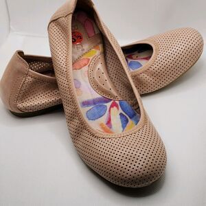 Born Julianne Petal Pink Leather Ballet Flats Perforated Size 6.5